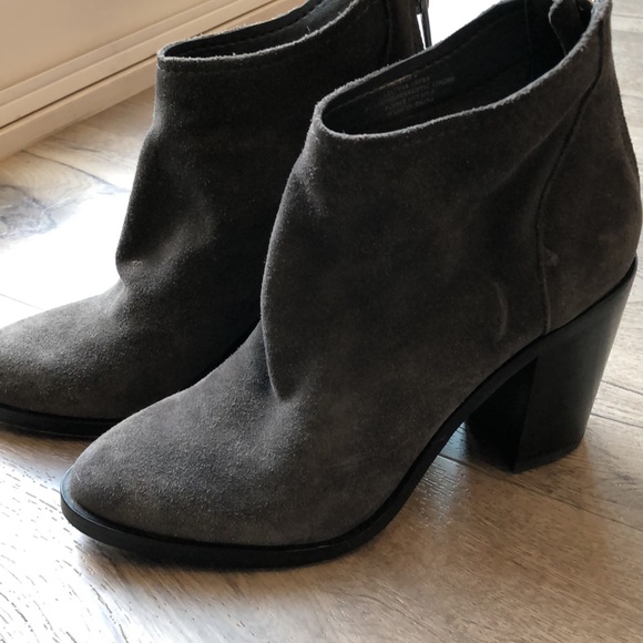 Dark Grey suede Dolce Vita Bootie Size 6 - Picture 5 of 7